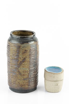 Lot 517 - Denise Wren (1891-1979) at Oxshott Pottery...