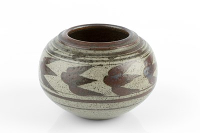 Lot 503 - Helen Pincombe (1908-2004) Globular pot...