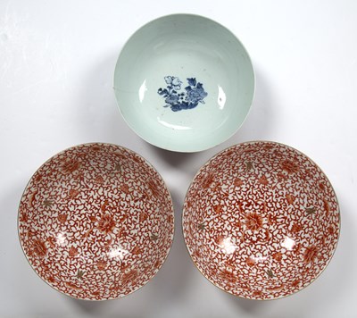 Lot 418 - Pair of coral decorated bowls Chinese,...