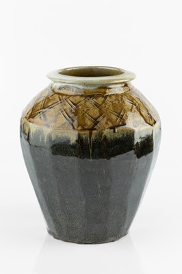 Lot 568 - Phil Rogers (1951-2020) Vase the shoulders...