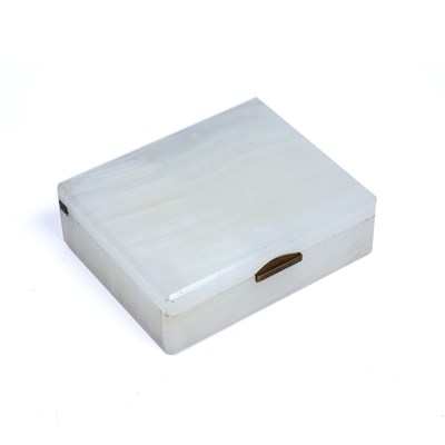 Lot 59 - An Art Deco white onyx rectangular box, the...