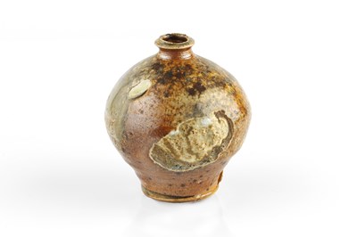 Lot 569 - Stephen Parry (b.1950) Vase wood-fired...