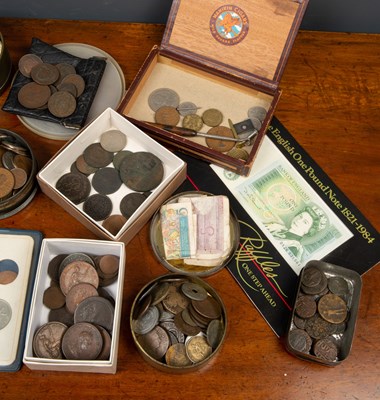Lot 204 - A collection of British and foreign coins and...