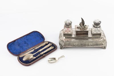 Lot 682 - A George III silver caddy spoon, of shovel...