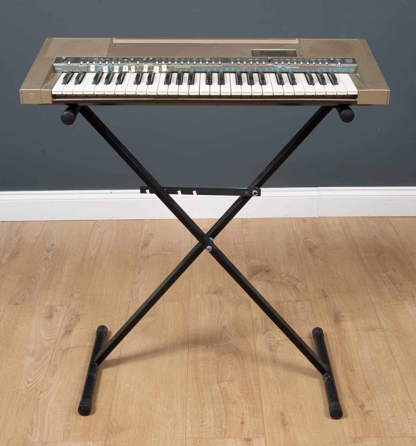 Lot 116 - A Technics PCM keyboard