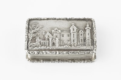 Lot 521 - A William IV silver castle top vinaigrette,...