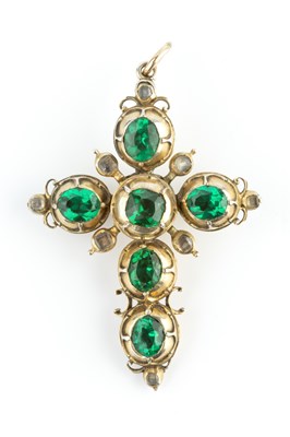 Lot 88 - A Continental antique paste cross pendant, the...