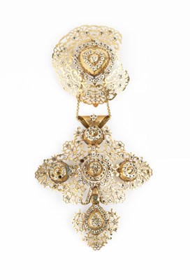 Lot 79 - A 19th century Normandy paste cross pendant,...