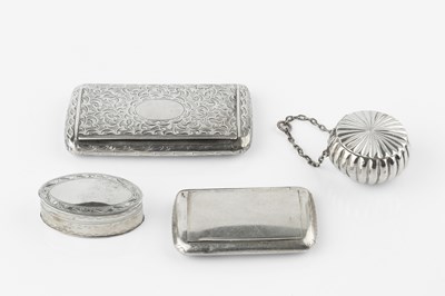 Lot 536 - A George III silver oval box and cover, with...