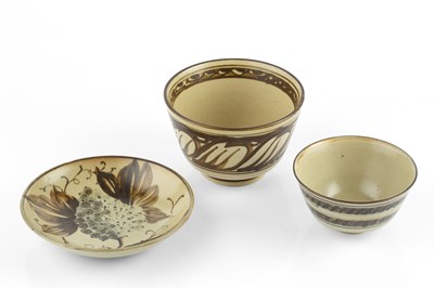 Lot 583 - Agnete Hoy (1914-2000) Two bowls and a dish...