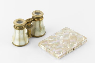 Lot 550 - A 19th century mother of pearl card case,...