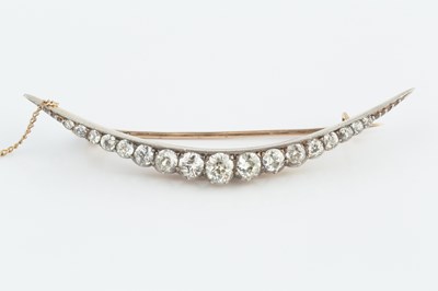 Lot 175 - A late Victorian/Edwardian diamond crescent...