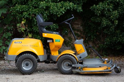 Lot 533 - A Stiga Park Prodeisel P901 ride-on lawnmower