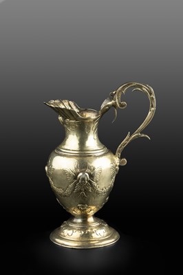 Lot 776 - An 18th century Dutch silver gilt cream jug,...