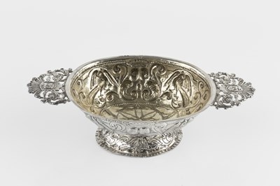 Lot 784 - An 18th century Dutch silver oval brandy bowl,...