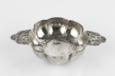 Lot 785 - An 18th century Dutch silver brandy bowl, of...