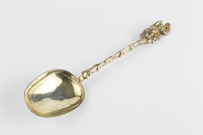 Lot 794 - An 18th century Dutch silver gilt spoon, the...