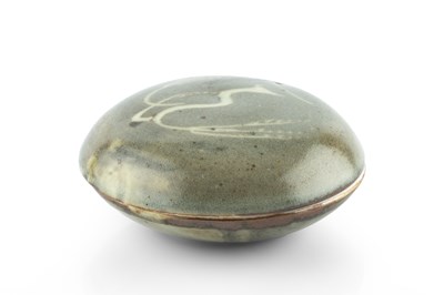 Lot 586 - David Leach (1911-2005) Powder box decorated...