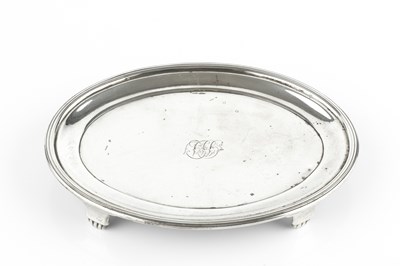 Lot 731 - A George III silver oval teapot stand, with...