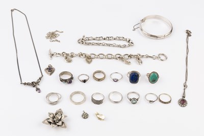 Lot 137 - A collection of silver and white metal...