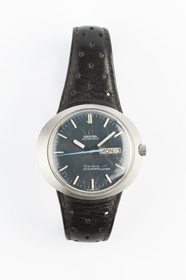 Lot 293 - A stainless steel 'Dynamic' automatic...