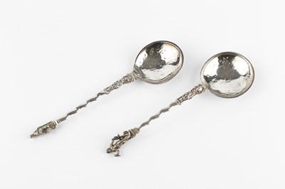 Lot 743 - An 18th century Dutch silver 'apostle' spoon,...