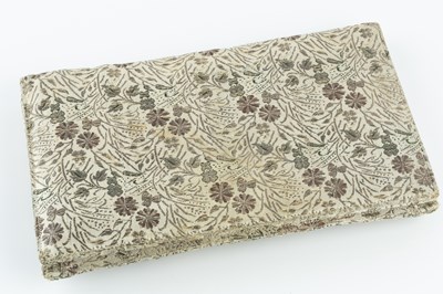 Lot 224 - An Art Deco evening bag by Cartier, the...