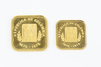 Lot 340 - A Republic of Colombia 2000 Pesos gold coin,...