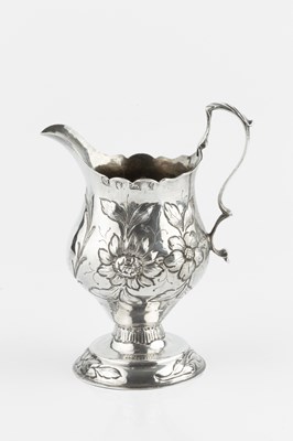 Lot 886 - A George III silver pedestal cream jug,...