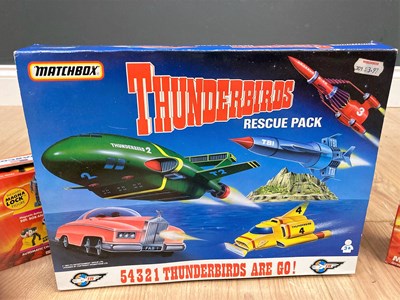Lot 89 - A box of modern toys including Starcom,...