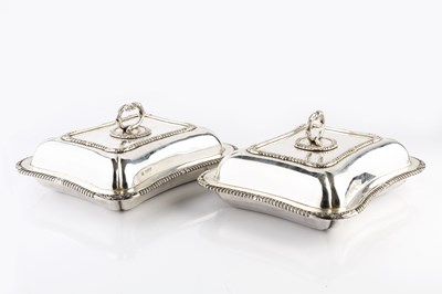 Lot 364 - A pair of silver entree dishes and covers,...