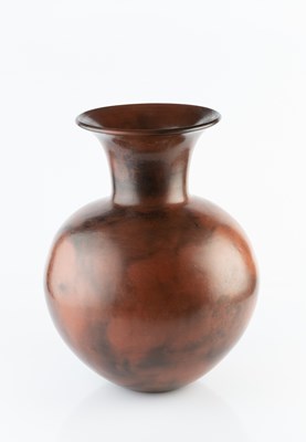 Lot 584 - Manner of Gabrielle Koch (b.1948) Large vase...