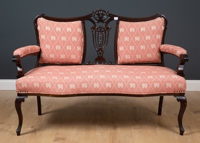 Lot 246 - A late 20th / early 21st century mahogany...