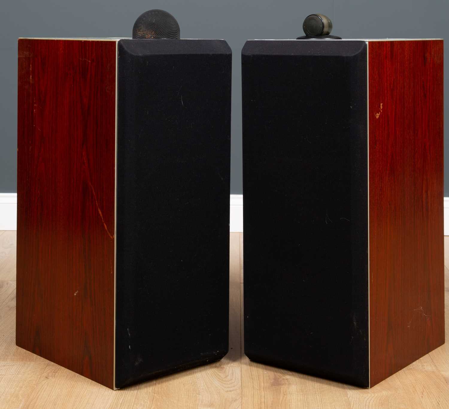 Lot 257 - A pair of B&W DM7 speakers 27cm wide x 38cm...