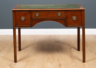 Lot 338 - An early to mid 20th century mahogany three...