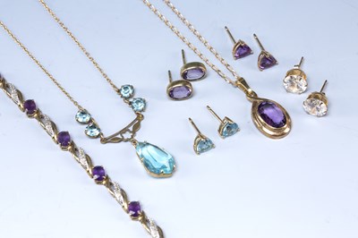 Lot 217 - Collection of jewellery  consisting of: 9ct...