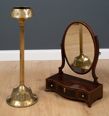 Lot 572 - A mahogany and satinwood edged serpentine...
