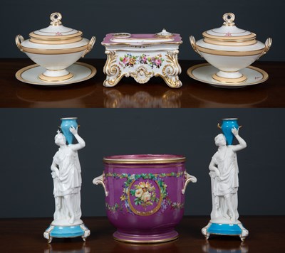 Lot 396 - A pair of white and gold sauce tureens on...
