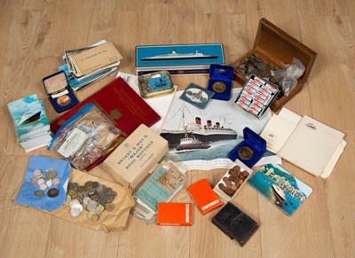 Lot 104 - A collection of old coins together with a...