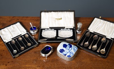 Lot 25 - A small quantity of silver wares to include...